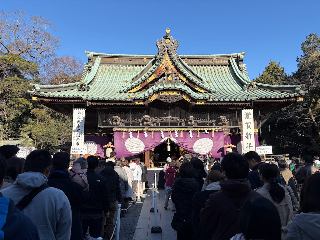 三嶋大社 本殿前の初詣の列